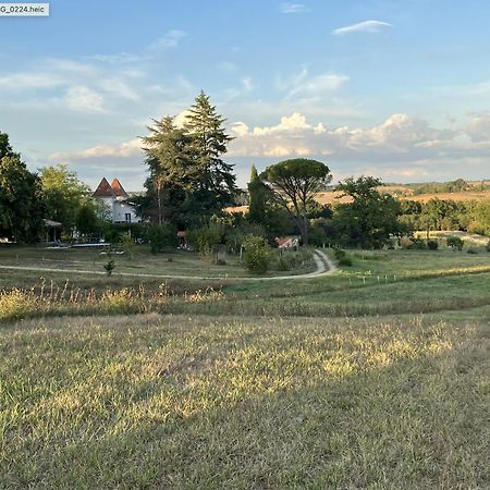 Domaine Des Peyries - Chambres Et Table D'Hotes Saint-Barthelemy-d'Agenais 外观 照片
