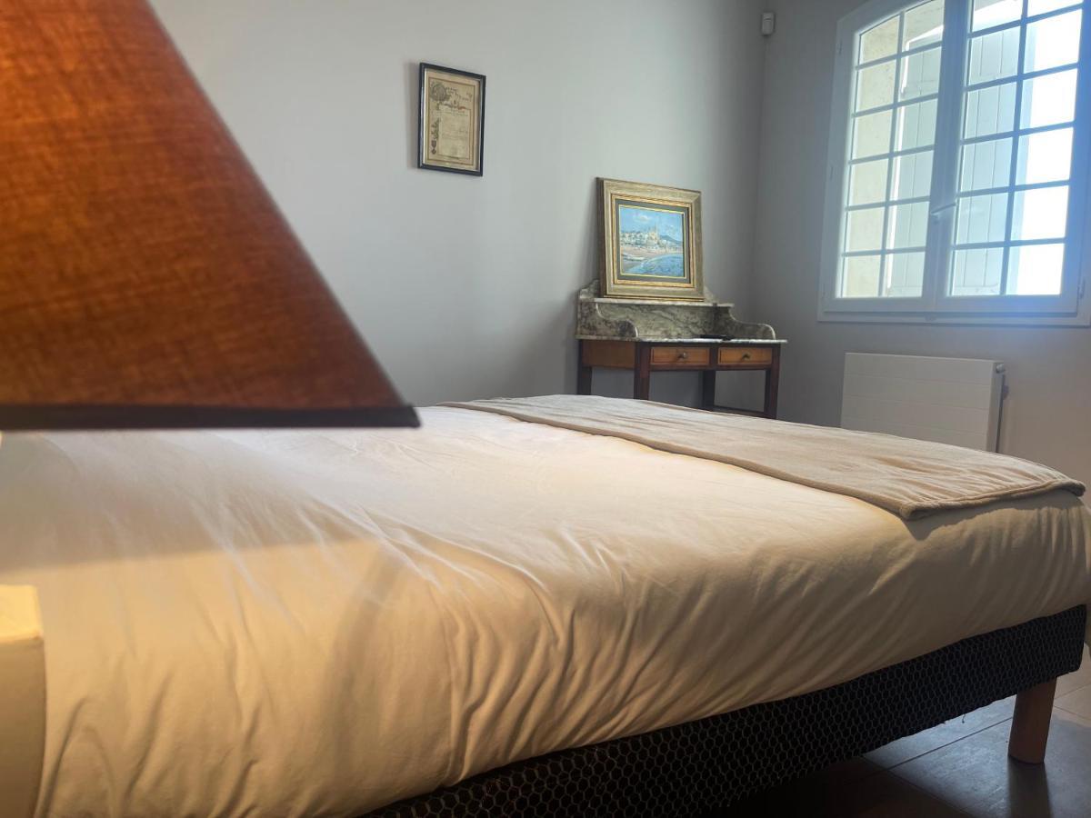 Domaine Des Peyries - Chambres Et Table D'Hotes Saint-Barthelemy-d'Agenais 外观 照片