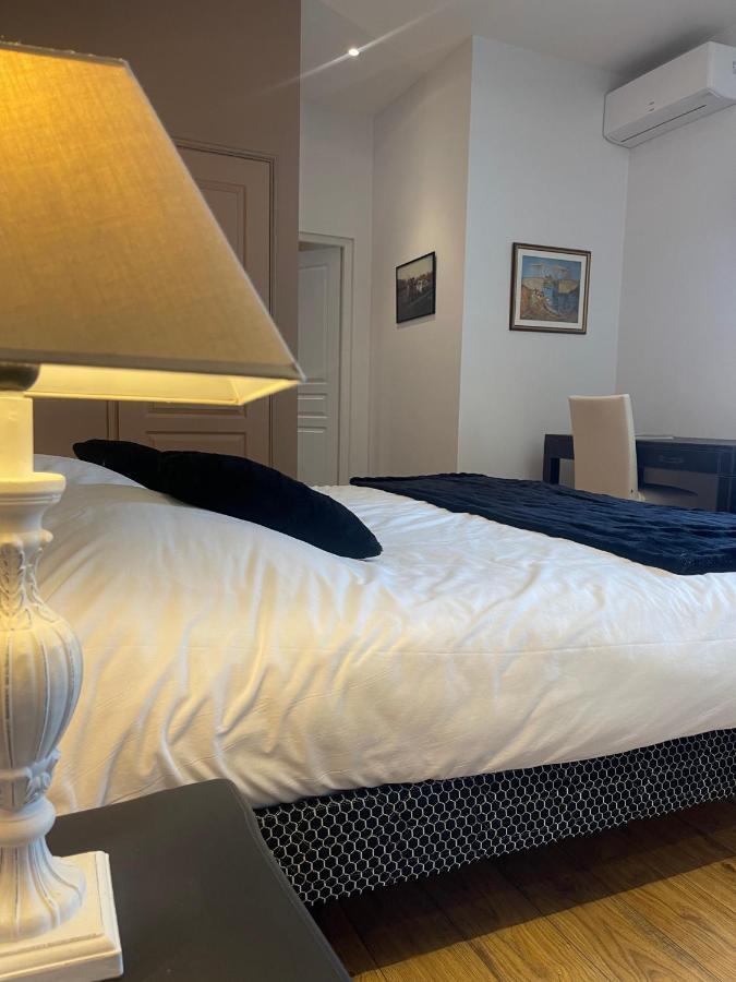 Domaine Des Peyries - Chambres Et Table D'Hotes Saint-Barthelemy-d'Agenais 外观 照片