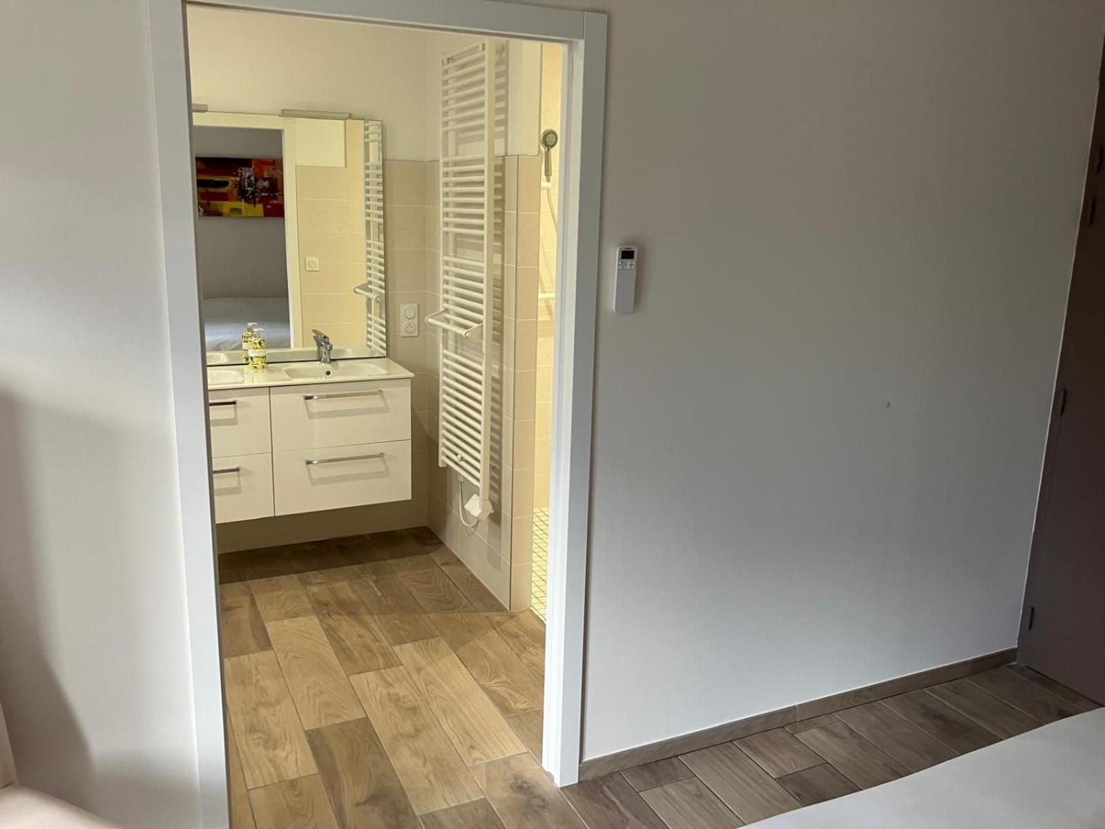 Domaine Des Peyries - Chambres Et Table D'Hotes Saint-Barthelemy-d'Agenais 外观 照片
